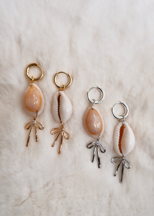 Bow & Cowrie